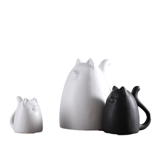 Three-Person Family Cat-Themed Creative Ceramic Home Crafts
